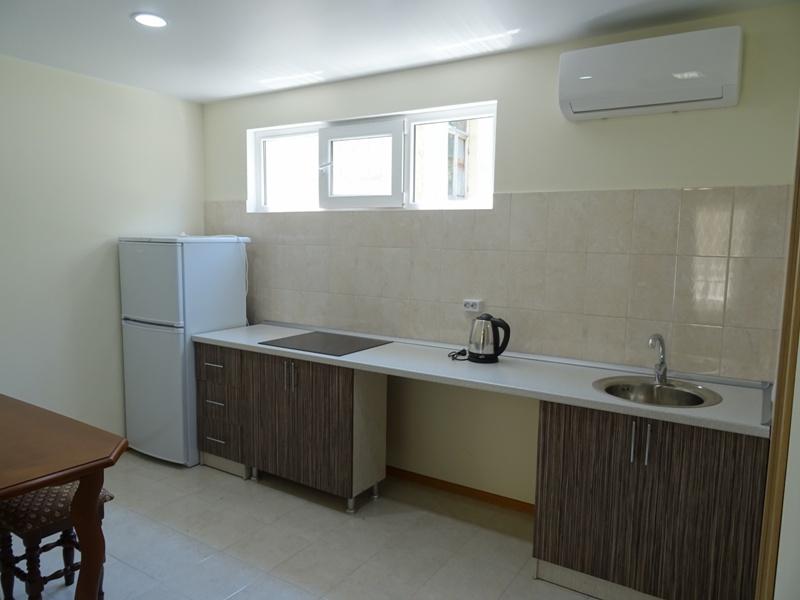 Апартаменты 2 комн с кухней. Гостевой дом "Седьмое небо". Сухум