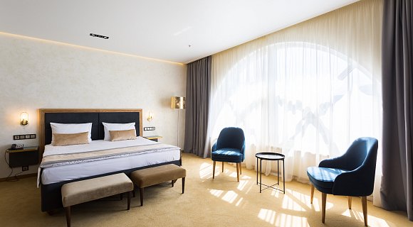 Полулюкс. Отель Кайлас. Ялта