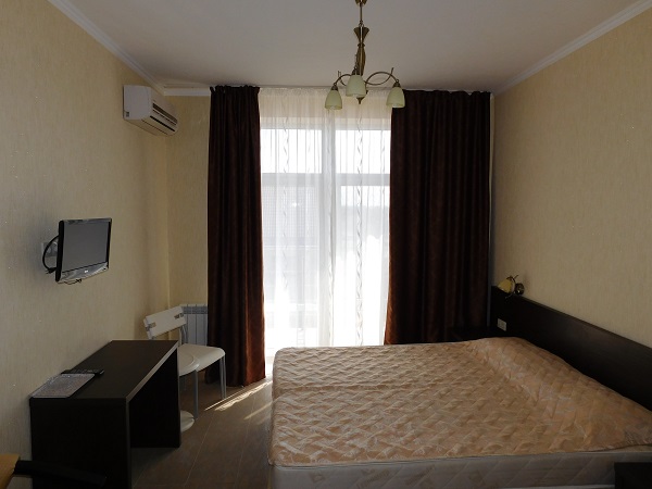 ТРЕХМЕСТНЫЙ НОМЕР С УДОБСТВАМИ. Частный гостевой дом "Майами". Пересыпь