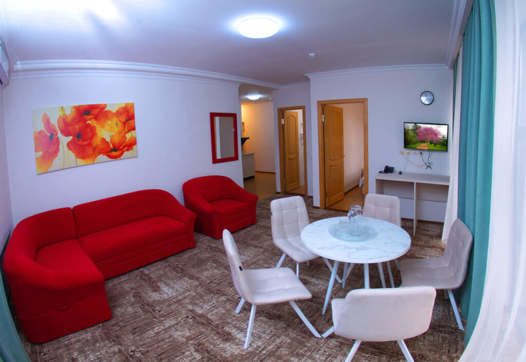 Люкс двухкомнатный. Отель "Центральный". Геленджик