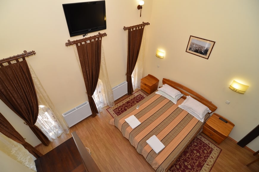 Полулюкс 2-местный на мансардном этаже без балкона. Отель «Перчем». Судак