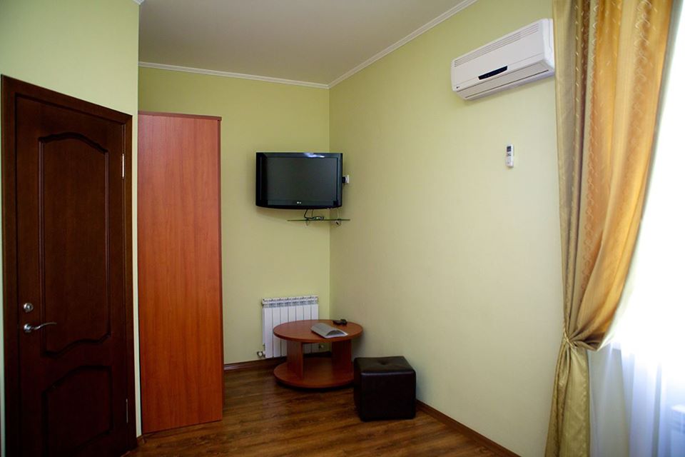 Двухместный номер Эконом. Мини-отель "Бриг". Темрюк Двухместный номер Эконом. Мини-отель "Бриг". Темрюк