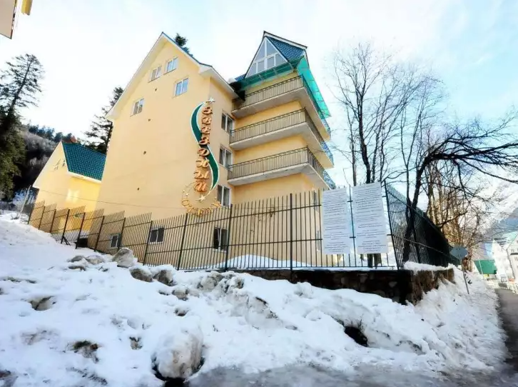 . Отель «Звездный». Домбай-гостиницы