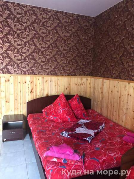 4-х местный номер. Гостевой дом "Золотая корона". Цандрипш