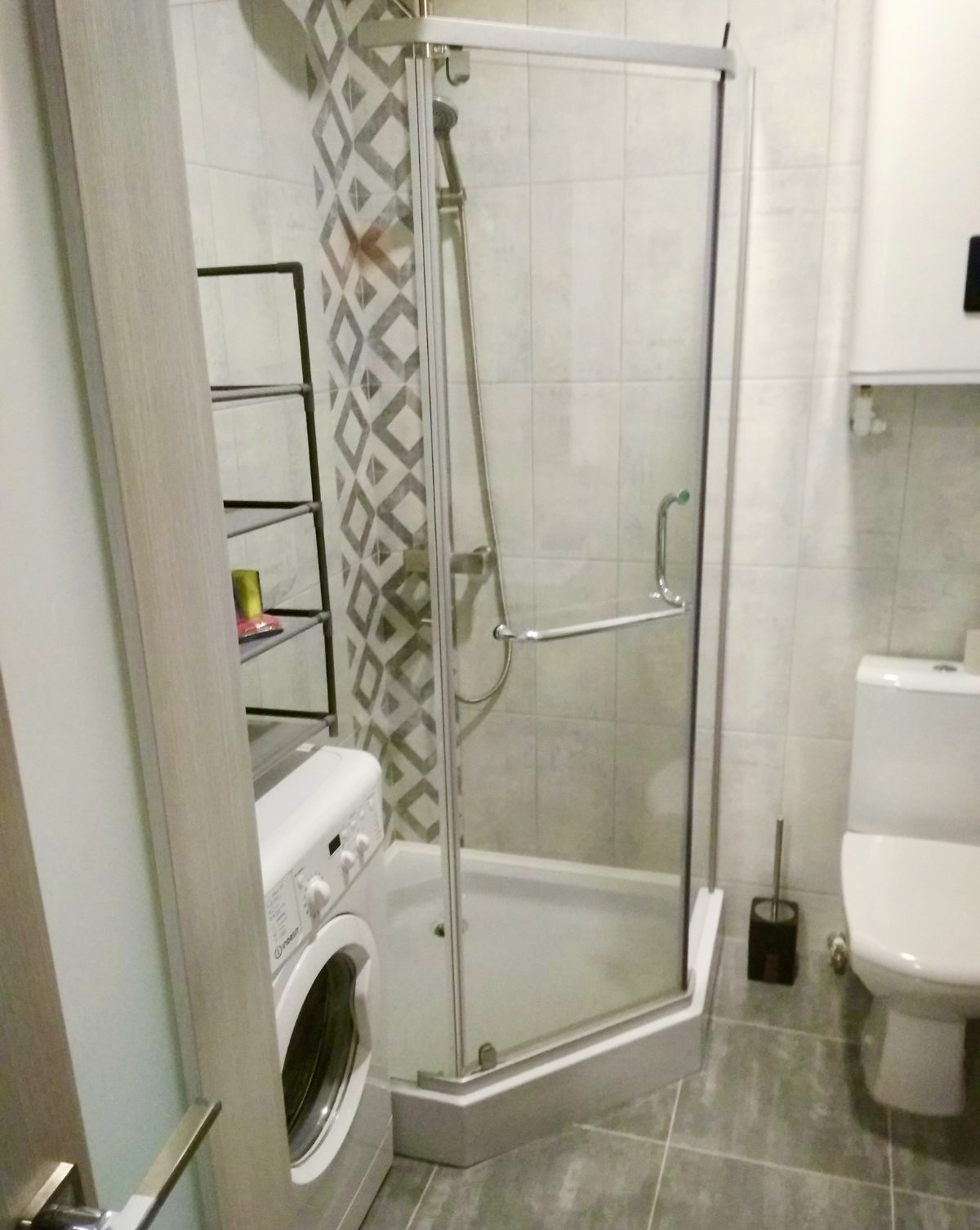 . Квартира в многоквартирном доме на земле в пгт Коктебеле недалеко от моря (700 м), с кондиционером. Коктебель