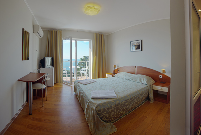 Двухместный с видом на море. Гостевой дом "Кедр-Запад". Алупка