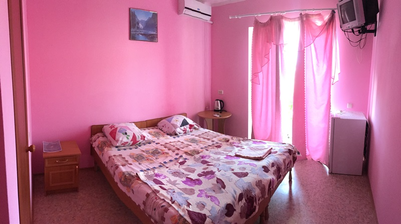 «Полулюкс». Гостевой дом Парус. Коктебель