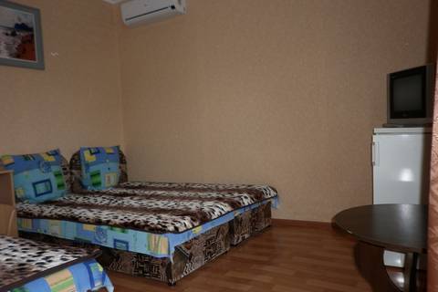 3-х местный «Эконом» с кондиционером. Гостевой дом «Фокс». Коктебель