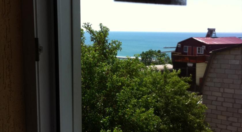 Трехместный. Отель на Звездная 2. Туапсе