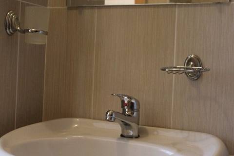 Семейный 2-х комнатный номер. Отель "Кипарис". Пицунда