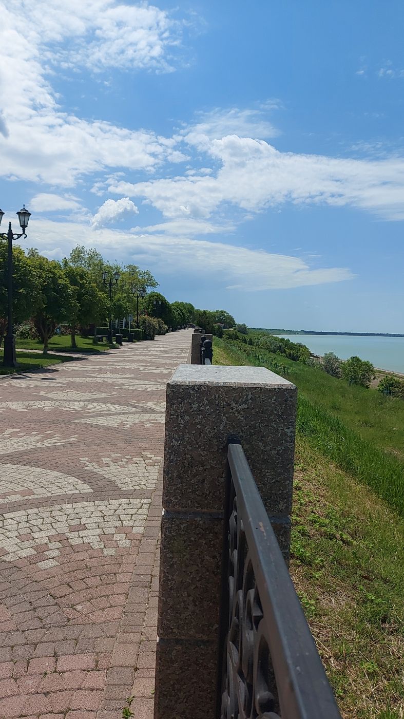 . Гостиница Александровский сад у моря . Ейск