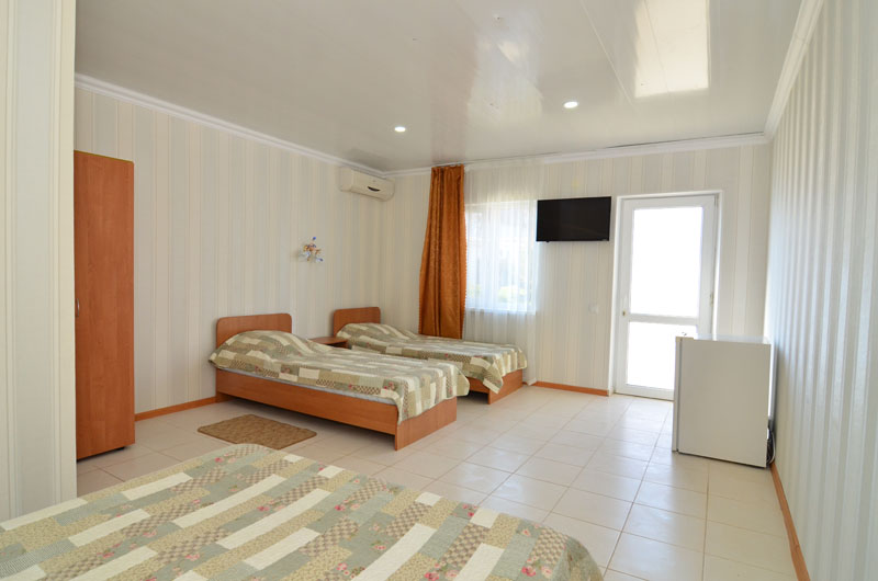 4-местный номер. Гостевой дом «Риф». Заозерное