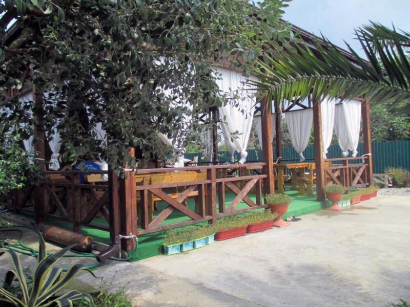 . Гостевой дом "У дед Самвела". Пицунда