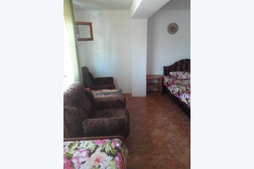 Семейный номер с собственной ванной комнатой. Гостевой дом "Анталия". Лоо