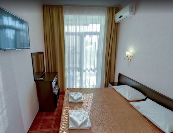 Люкс двухкомнатный 5-местный. Отель "Родос" . Витязево