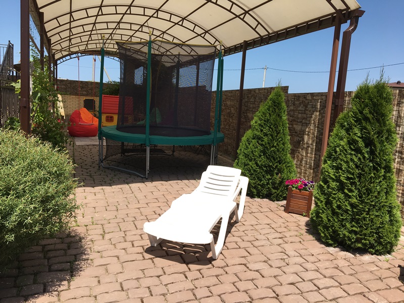 . Гостевой дом &quot;Сафари&quot; гостевой дом . За Родину