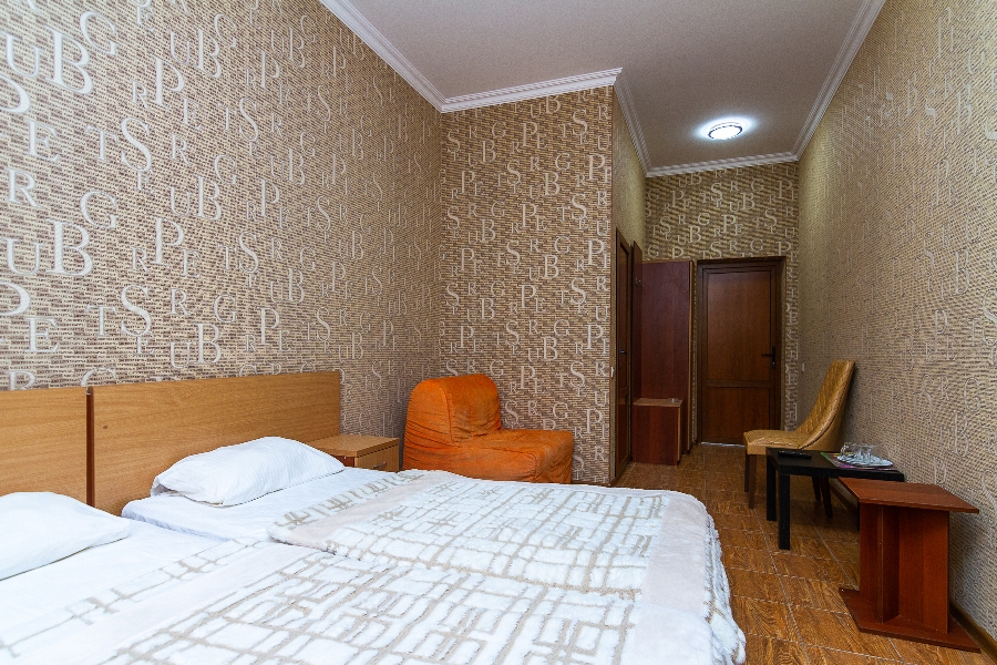 Стандарт трехместный. Гостиничный комплекс "Анжелика-Альбатрос". Лоо