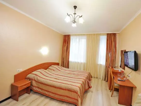 «Полулюкс». Гостиница «Гранд Виктория». Домбай-гостиницы