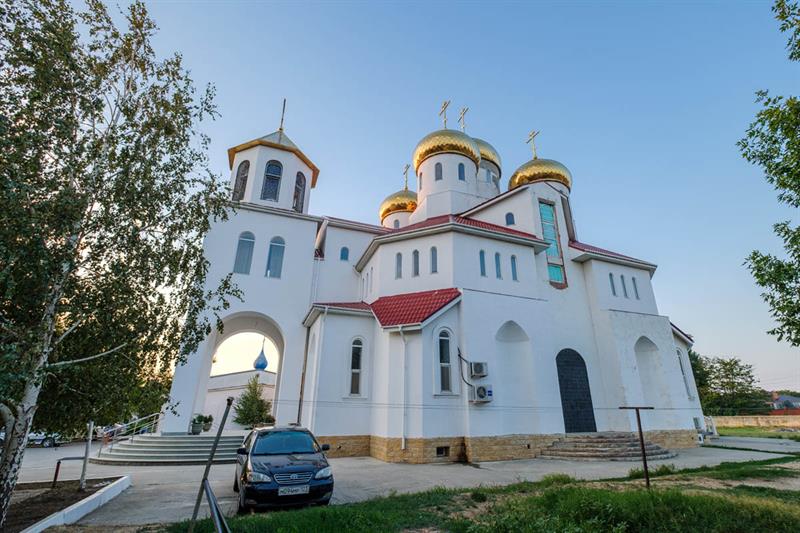 Фото храма Георгия Победоносца в Витязево взято с сайта: https://myanapa.ru/