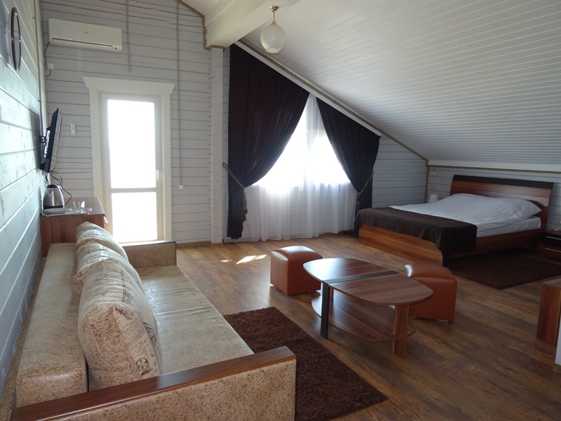 Полулюкс с балконом ( с видом на море). Гостевой дом "Золотые пески". Гудаута