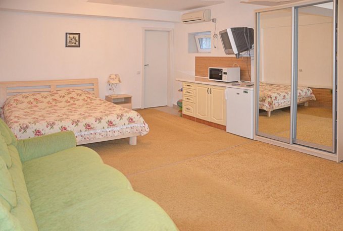 . Гостевой дом У Александра. Ялта