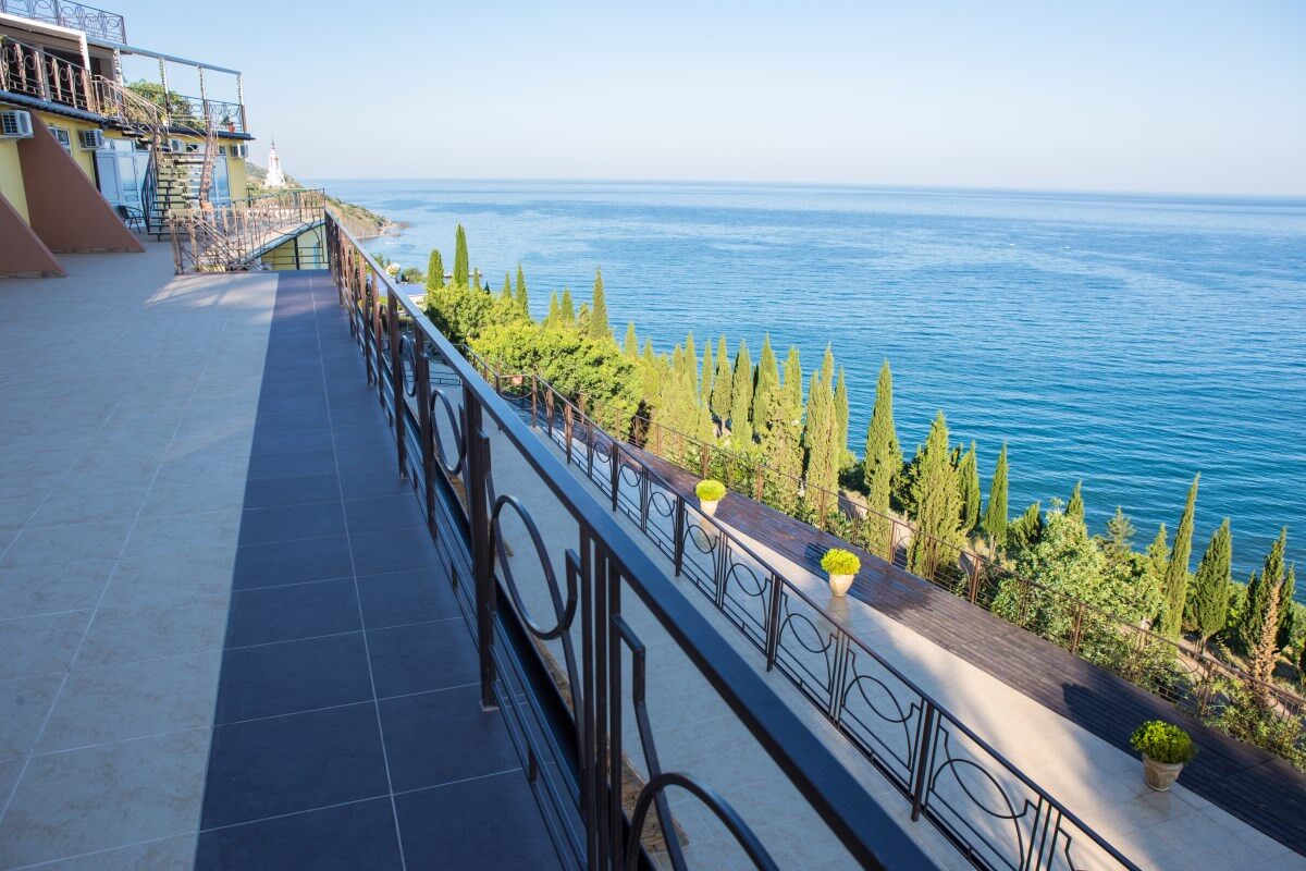 . Гостевой дом Панорама. Малореченское