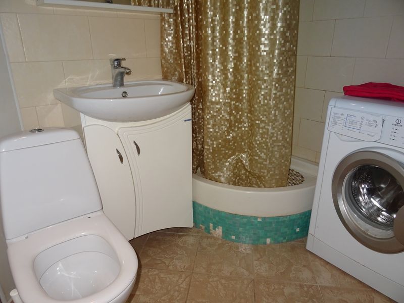 2х-комнатная квартира . Квартира в многоквартирном доме Лакоба 56 кв 10. Новый Афон