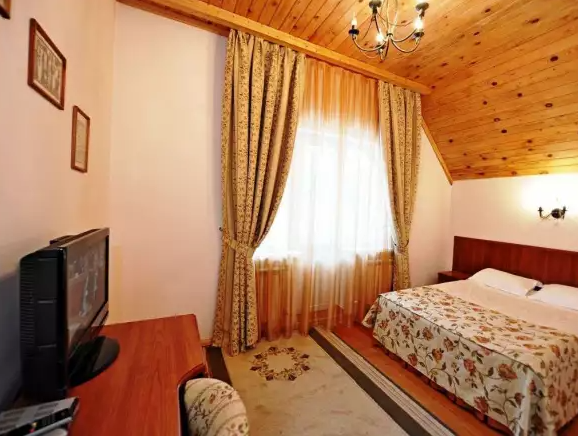 2-х местный «Стандарт». Отель «Каприз». Домбай-гостиницы