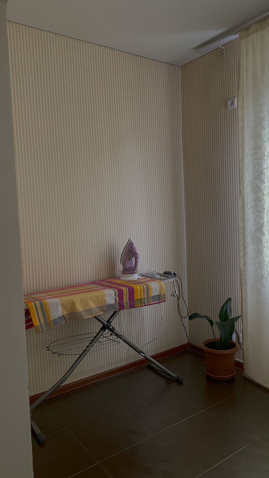 . Двухкомнатная квартира у рынка . Гагра