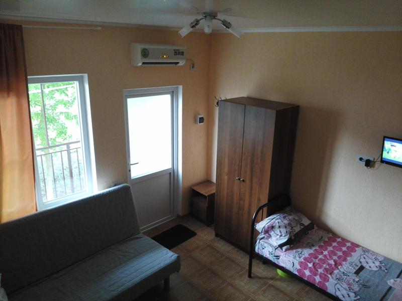 Двухкомнатный. Гостевой дом Азов Солнечный. Кучугуры