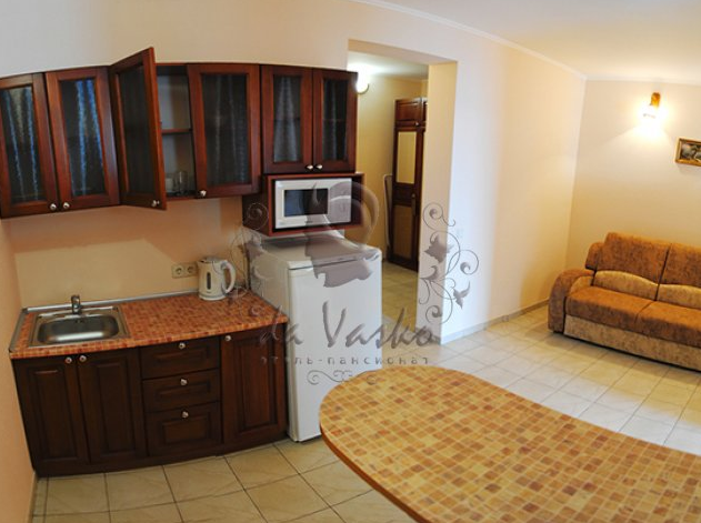 Апартаменты с мини-кухней, двухкомнатные. Отель "Da Vasko". Семидворье