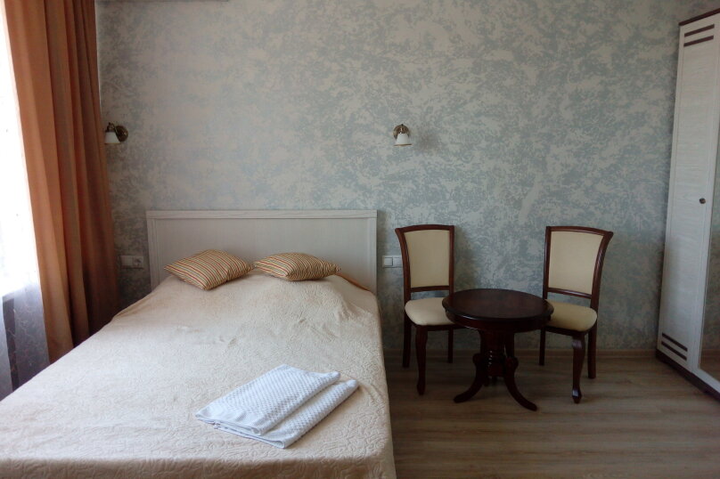 . Гостевой дом "Уютный дворик" на Толстого 42А. Геленджик