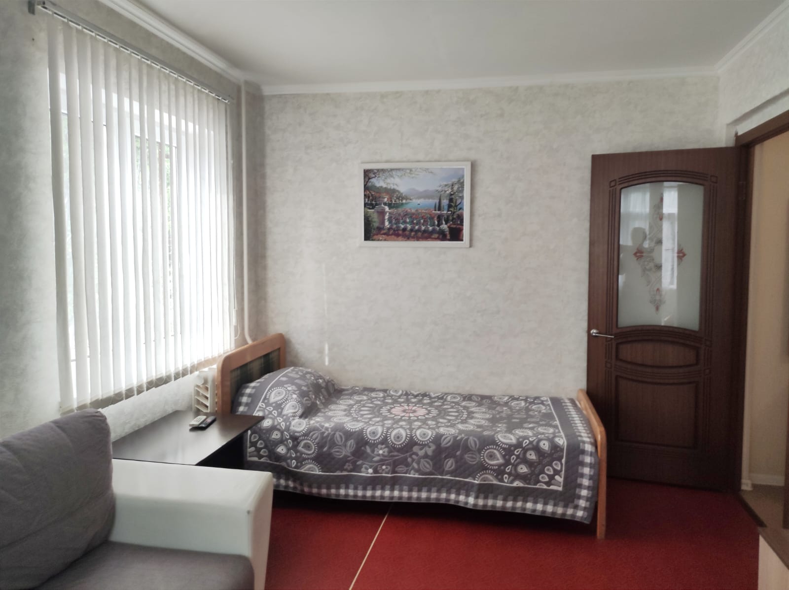 . 1-но комн кв у жд. Лазаревское