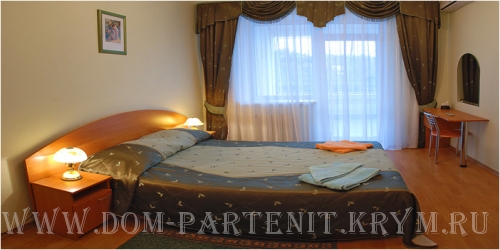 3-комнатные аппартаменты , 1-2 этаж. Гостевой дом Гостиный дом "Партенит". Партенит