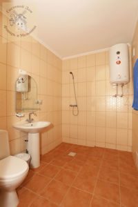 Двухместный номер на 3 этаже. Гостевой дом "Фонарь и Мельница". Береговое