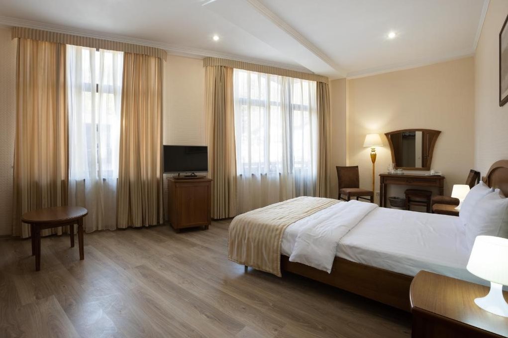 . Отель Тройка. Красная Поляна