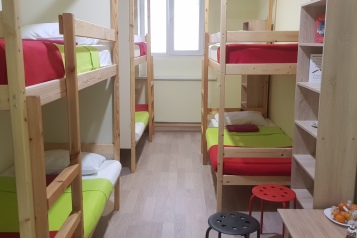 Шестиместный номер для мужчин, Эконом. Хостел "CENTR TOWN". Сочи Шестиместный номер для мужчин, Эконом. Хостел "CENTR TOWN". Сочи