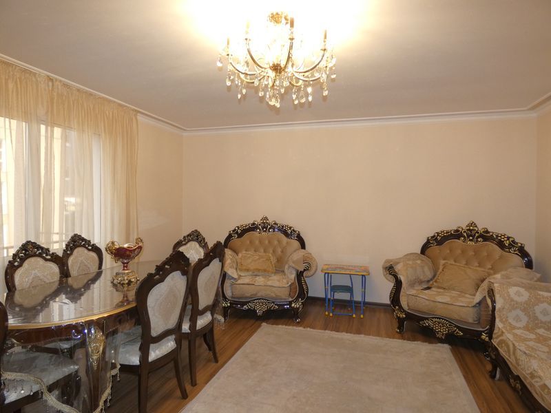 3х-комнатная квартира. Квартира в многоквартирном доме Квартира Абазгаа 59/1 . Гагра