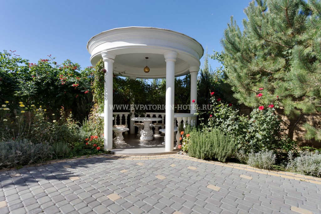 . Бутик-отель "Евпаторион". Заозерное