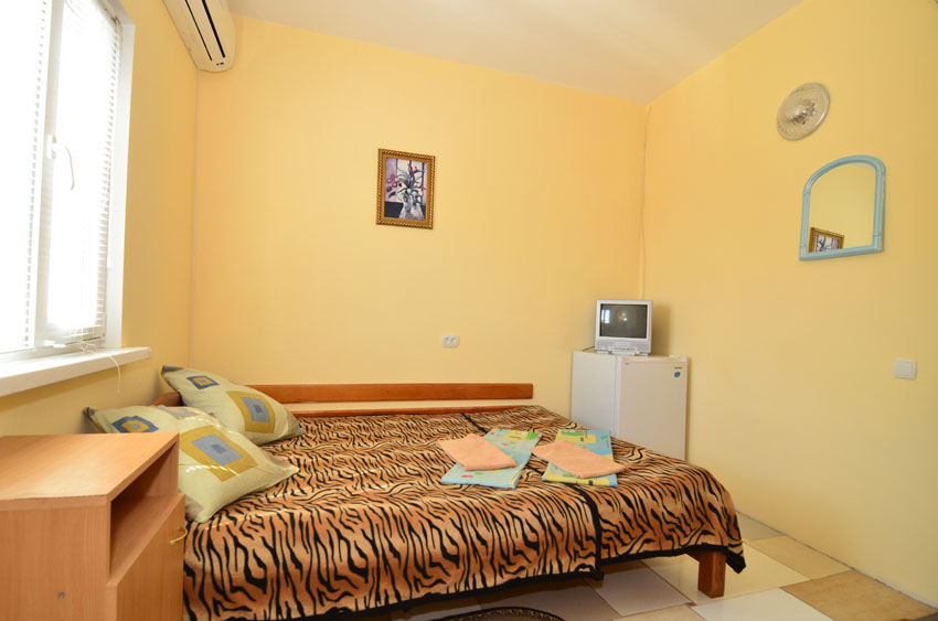 2-местный улучшенный. Гостевой дом «Белый». Саки