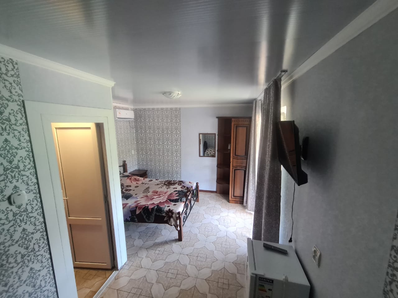 . Гостевой дом У Наталии . Джубга