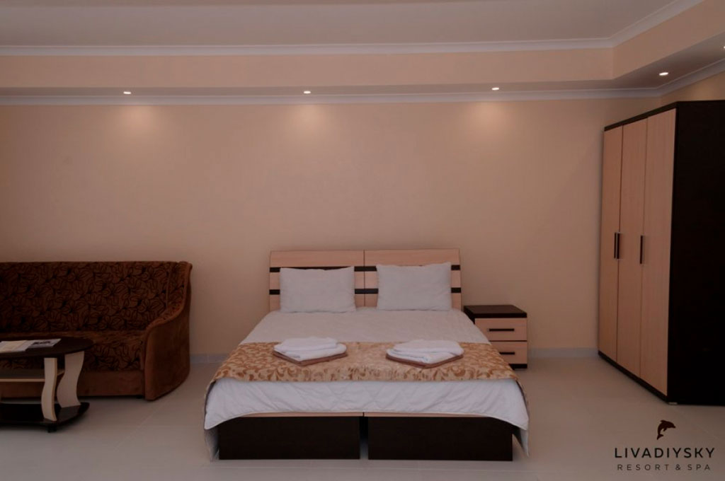 Полулюкс. Арт-отель «Азор». Ливадия