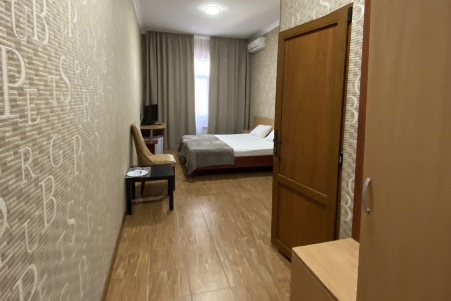 Стандарт трехместный. Гостиничный комплекс "Анжелика-Альбатрос". Лоо