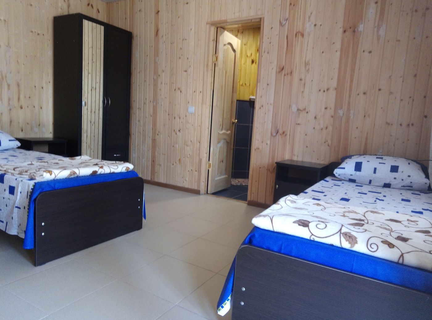 . Гостевой дом Лотос . Пицунда