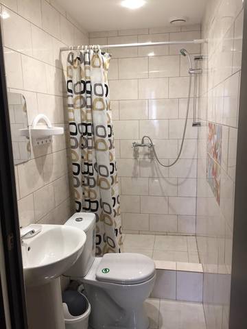 3-х местный номер (№ 7). Частный сектор СЕМЕЙНЫЙ ДВОРИК. Джубга