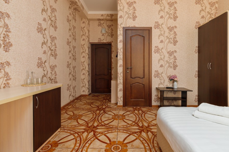 Номер комфорт с двухспальной кроватью , балконом для 4 гостей. Гостевой дом Ева. Адлер