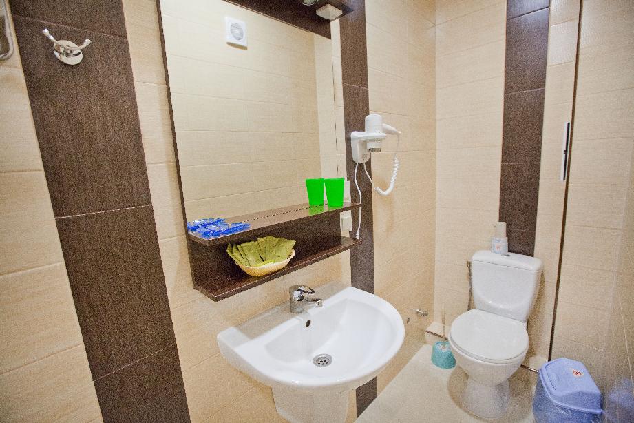 Люкс двухкомнатный . Гостиница  № 56 Семейный **. Симферополь