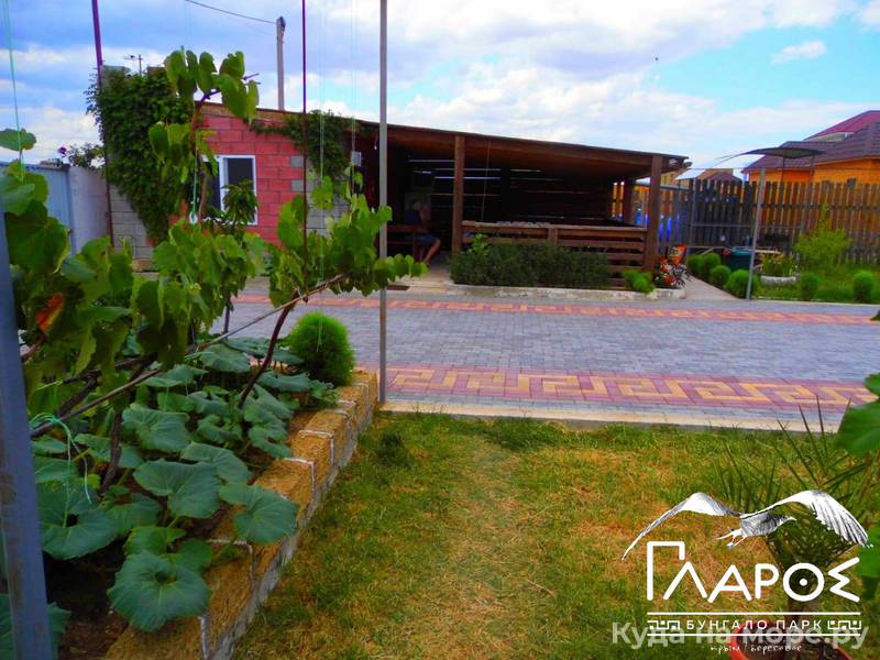 . Бунгало парк «ΓΛΑΡΟΣ». Береговое