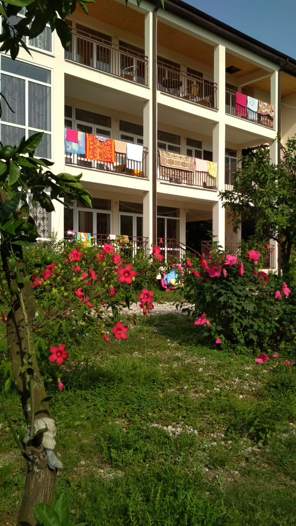 . Гостевой дом  "Лайм" . Новый Афон