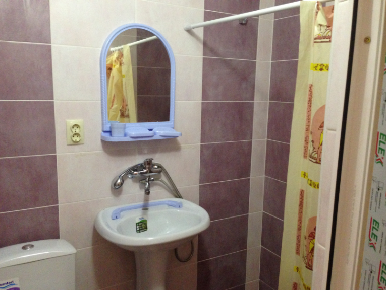 Двухместный «Люкс» с балконом. Гостевой дом на Комарова 17. Витязево